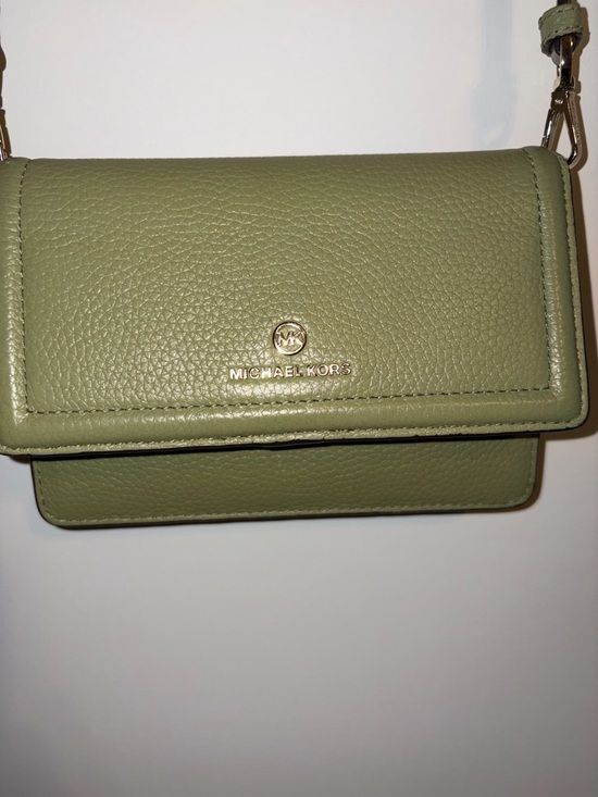 Michael Kors Handbags - Michael Kors Olive Green Pebbled Leather Crossbody Wallet